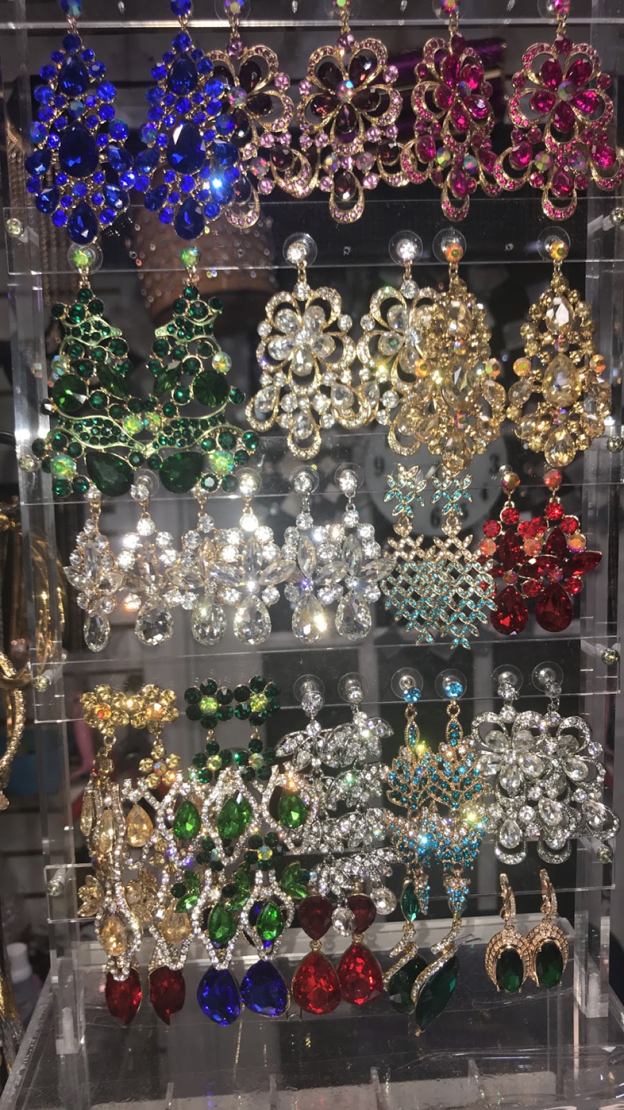 Krish Designs | 1911 Finch Ave W, North York, ON M3N 2V2, Canada | Phone: (416) 630-5158