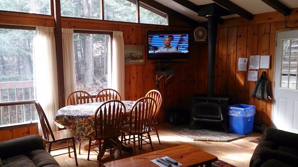 Sunny Point Resort | 41 Sunny Point Rd, Parry Sound, ON P2A 2W8, Canada | Phone: (705) 378-2505