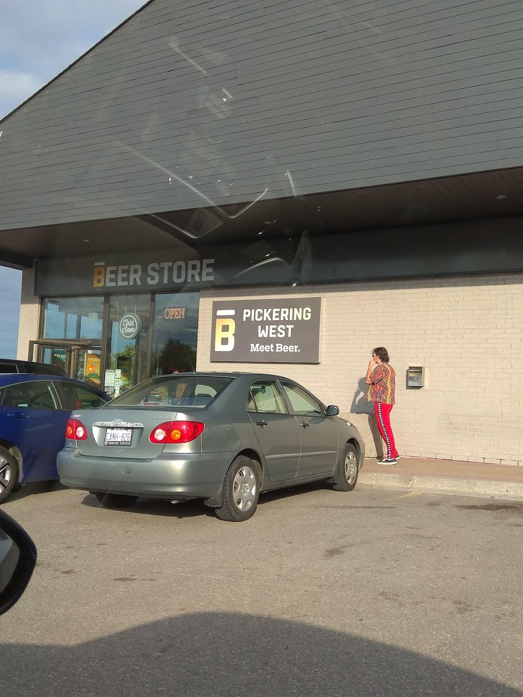 Beer Store | 705 Kingston Rd, Pickering, ON L1V 6K3, Canada | Phone: (905) 831-2714