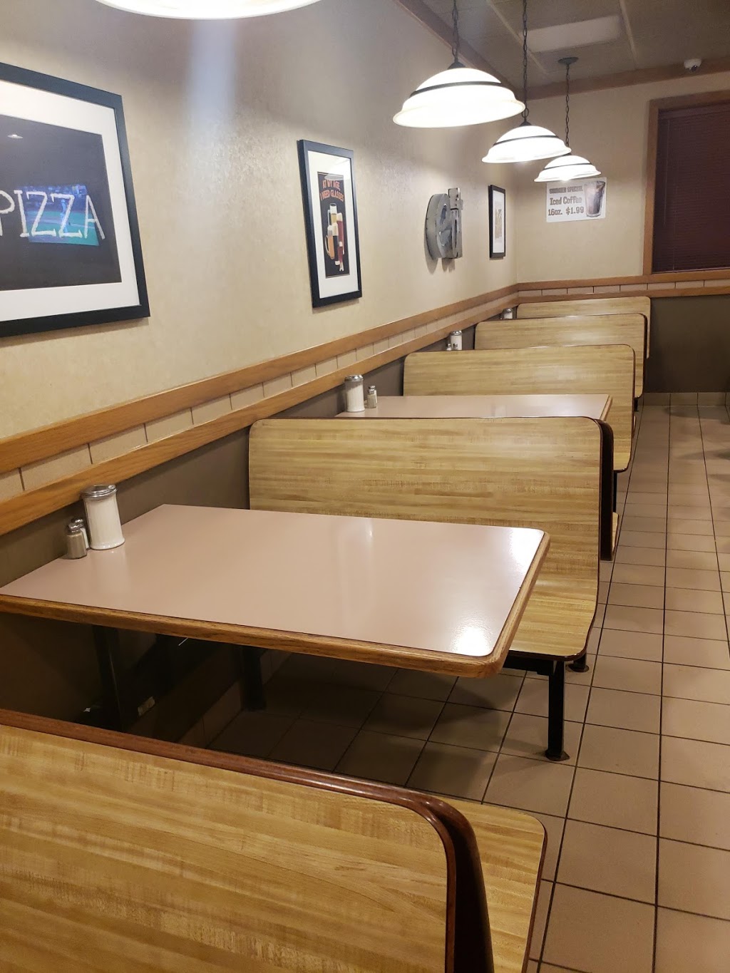 Lunettas Restaurant | 878 Cleveland Dr, Cheektowaga, NY 14225, USA | Phone: (716) 833-9756