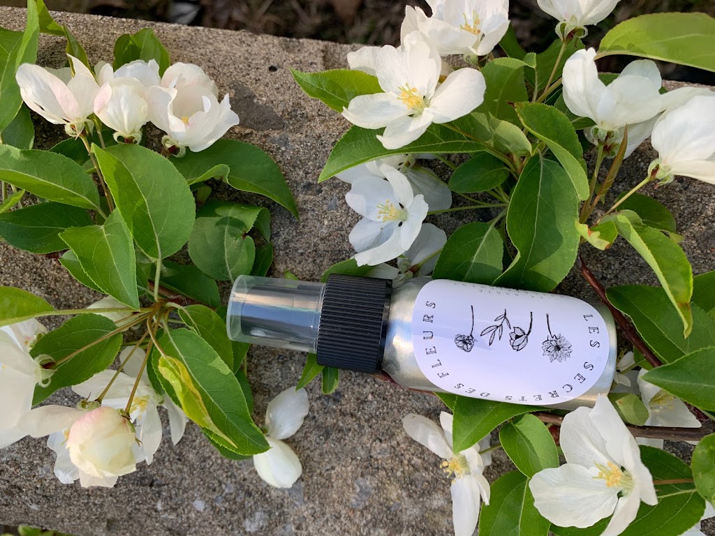 Les Secrets des Fleurs | 292 Rue Highland, Rosemère, QC J7A 3R3, Canada | Phone: (514) 632-4086