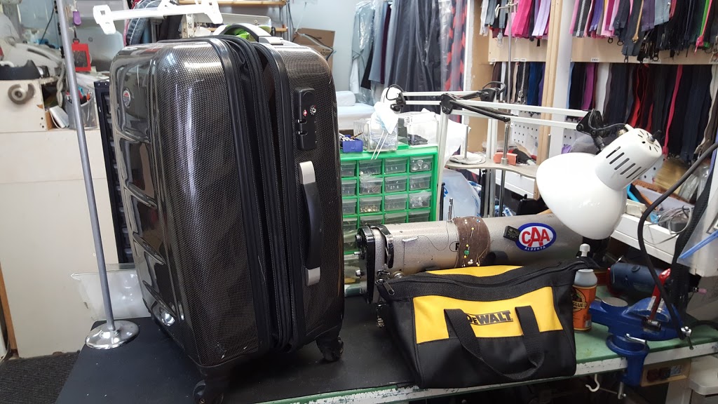 Blue Quill Laundromat & Tailors | 324 Saddleback Rd NW, Edmonton, AB T6J 4R7, Canada | Phone: (780) 439-2225