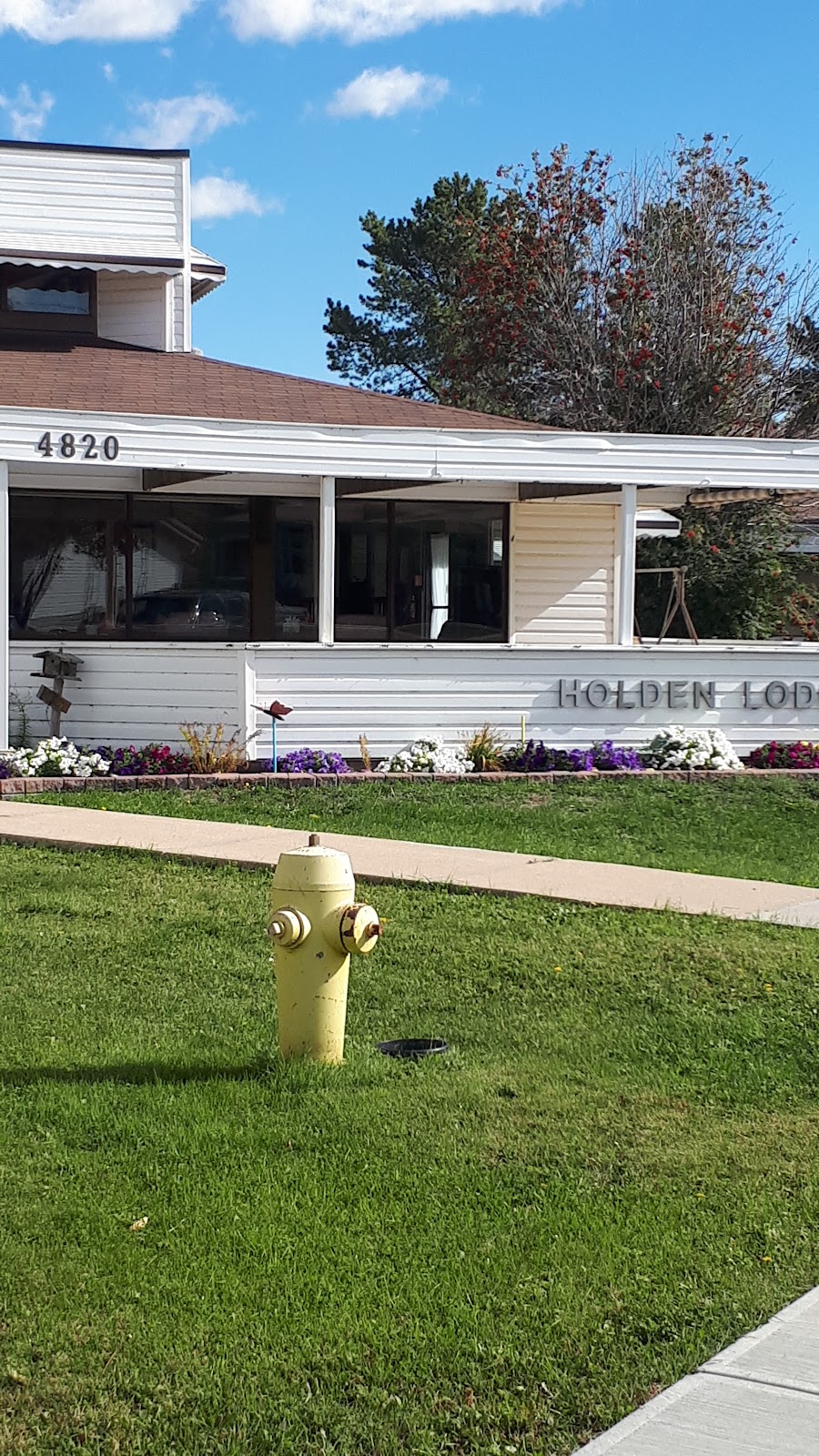 Holden Lodge | 4820 52 Ave, Holden, AB T0B 2C0, Canada | Phone: (780) 688-3817