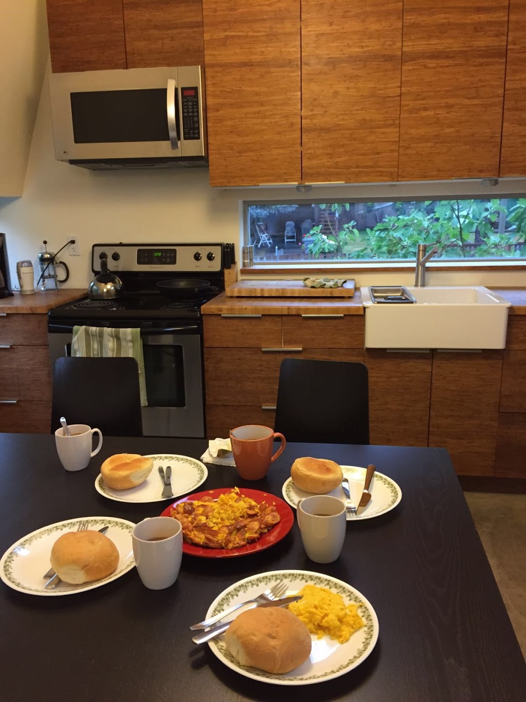 EcoLoft Vacation Rental Suite | 1157 E 23rd Ave, Vancouver, BC V5V 1Y8, Canada | Phone: (604) 734-2827