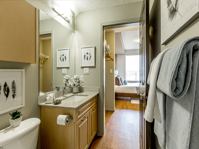 Wellington Court Apartments | 466-470 Macewan Rd SW, Edmonton, AB T6W 1W2, Canada | Phone: (780) 430-7879