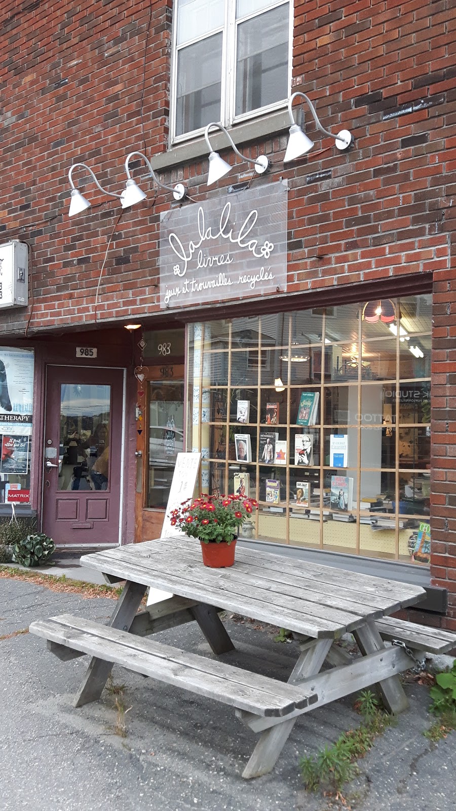 Librairie lalalila | 983 Rue Galt O, Sherbrooke, QC J1H 1Z6, Canada | Phone: (819) 542-1024