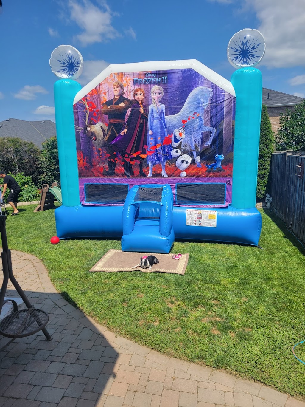 Inflatable Bouncy Castles | 201 White Oaks Ct, Whitby, ON L1P 1A1, Canada | Phone: (905) 926-2716