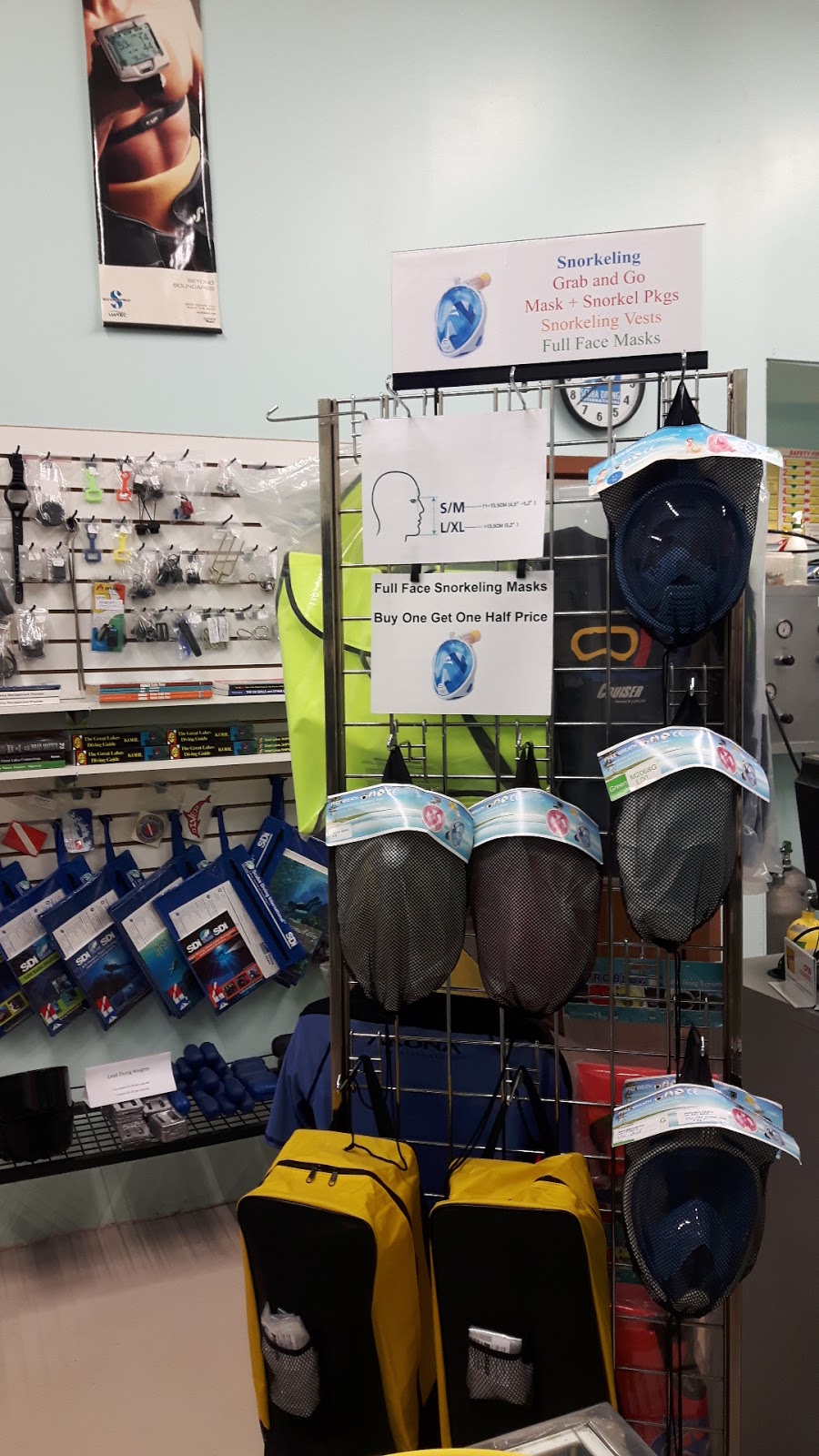 Deans Sport and Dive | 1595 Victoria St N, Kitchener, ON N2B 3E6, Canada | Phone: (519) 742-1230