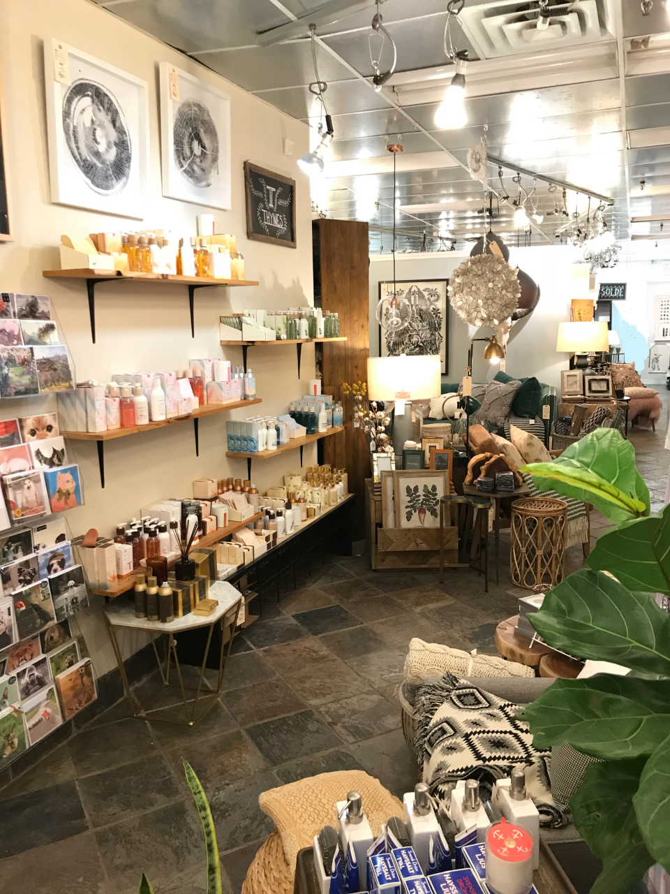 Pointe Claire Nursery Maison | 261 Boul Saint-Jean, Pointe-Claire, QC H9R 3J1, Canada | Phone: (514) 695-5110