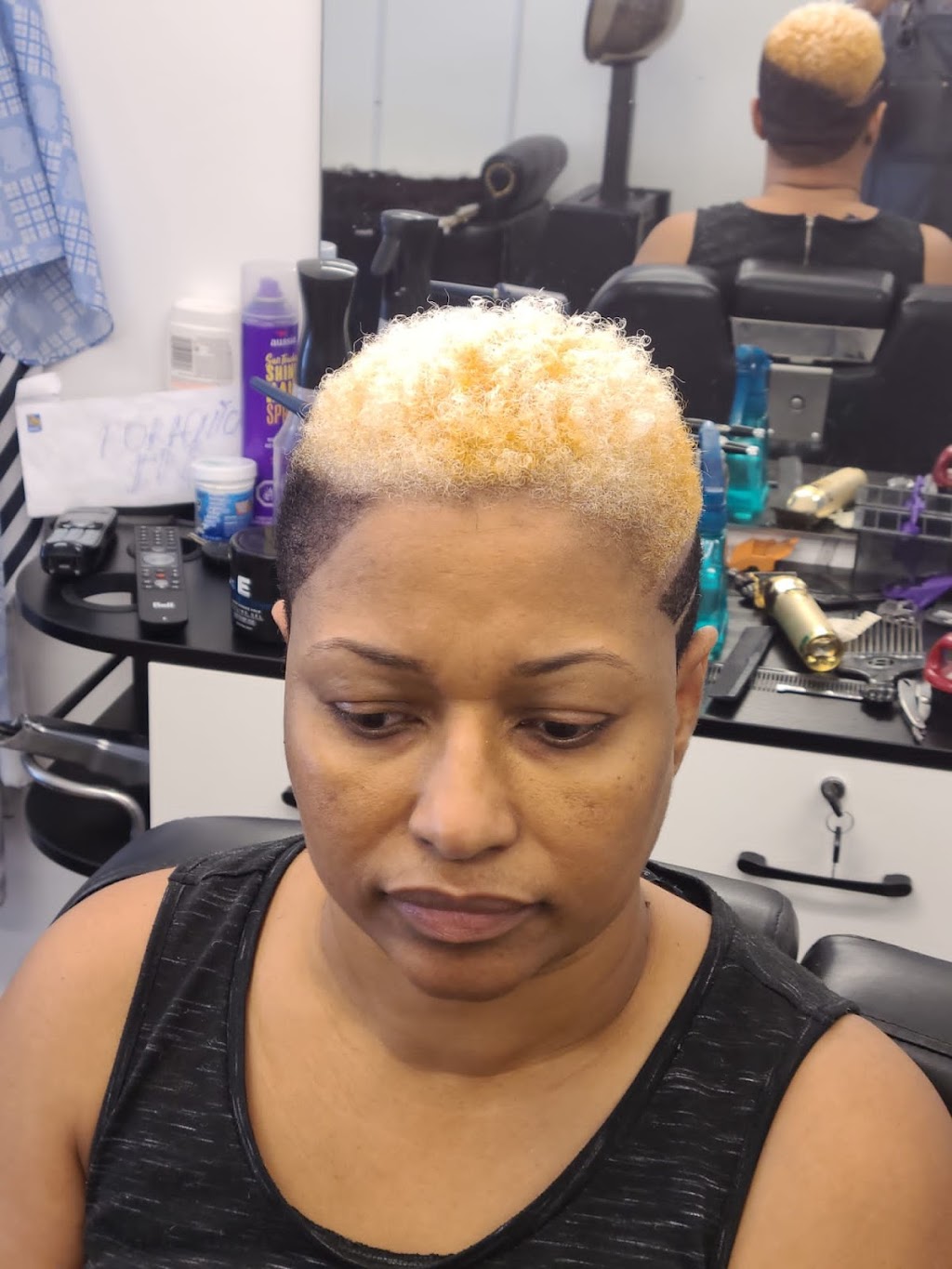 Wow Barber Shop | 75 Montréal Rd, Vanier, ON K1L 6E8, Canada | Phone: (613) 749-8097