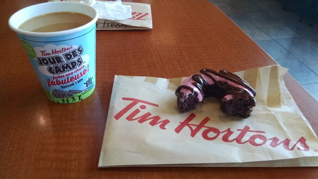 Tim Hortons | 4504 London Line, Plympton-Wyoming, ON N0N 1T0, Canada | Phone: (519) 845-0469