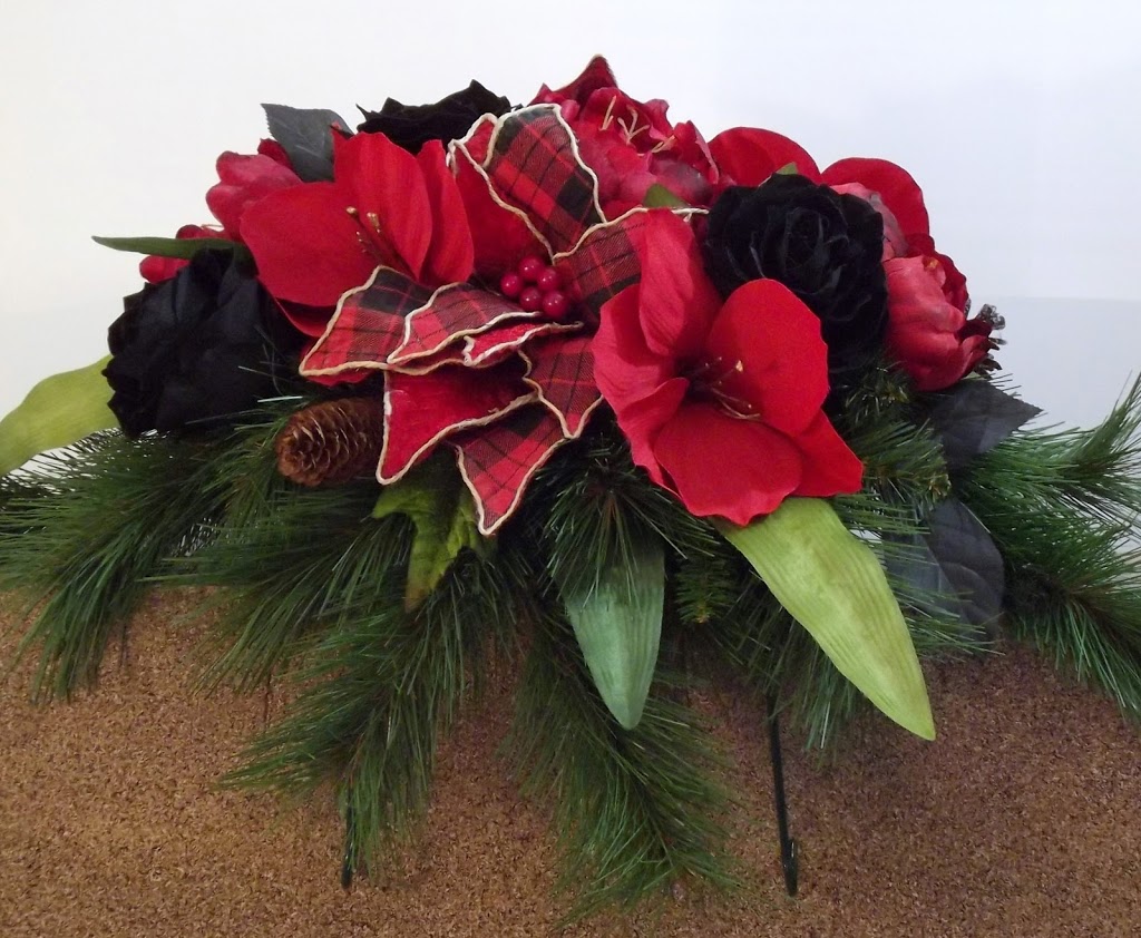 Clarks Cemetery Flowers | 653 Daintry Crescent, Cobourg, ON K9A 4X9, Canada | Phone: (905) 376-2744