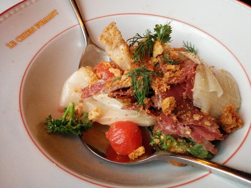 Le Chien Fumant | 4710 Rue De Lanaudière, Montréal, QC H2J 3P7, Canada | Phone: (514) 524-2444