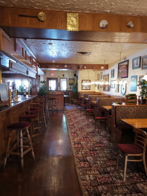The Cat & The Fiddle Lindsay | 49 William St N, Lindsay, ON K9V 3Z9, Canada | Phone: (705) 878-4312