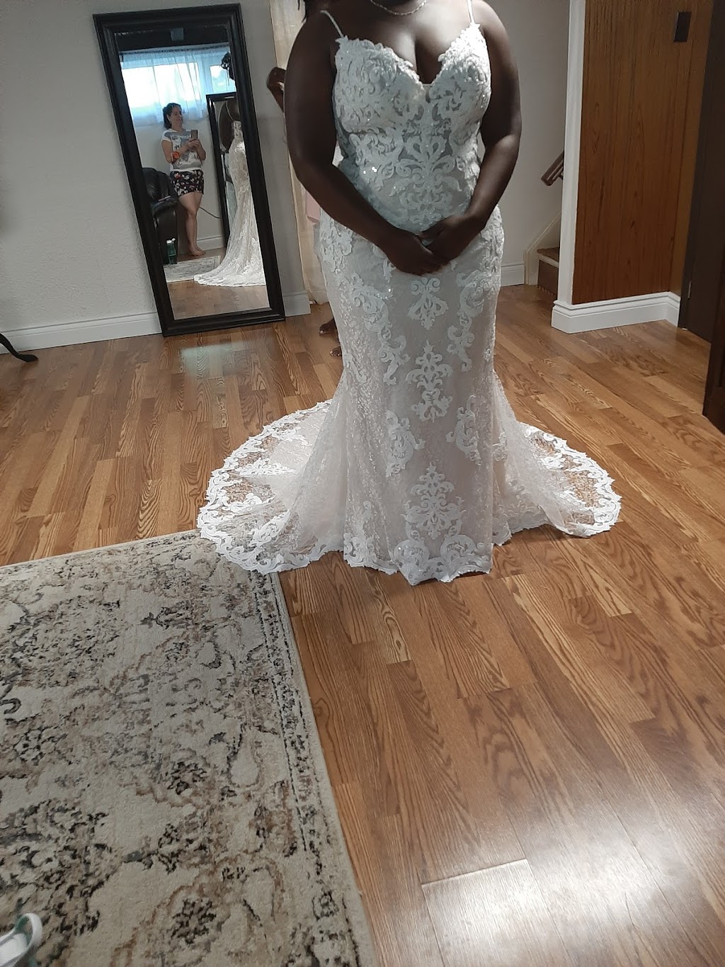 Yesenia Alterations | 407 Chantenay Dr, Mississauga, ON L5A 1E9, Canada | Phone: (416) 877-1725
