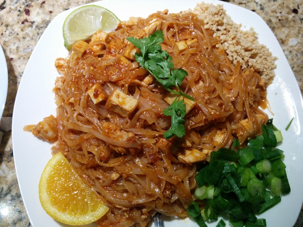 Thai One On | 1911 Ellesmere Rd, Scarborough, ON M1H 2Z8, Canada | Phone: (416) 438-8222
