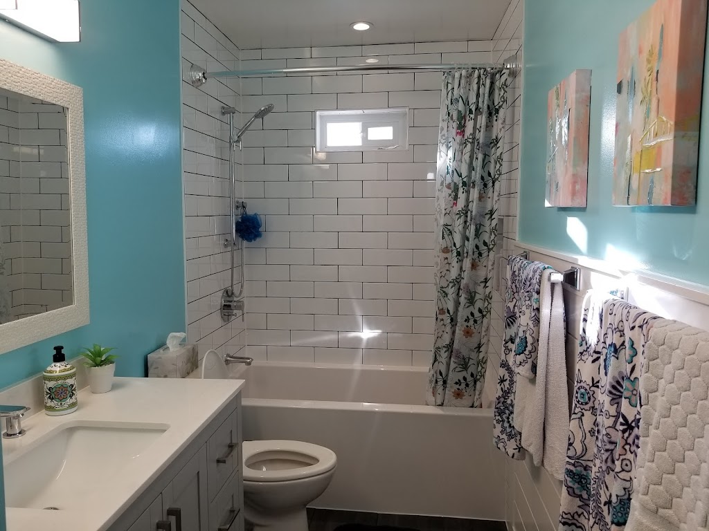 Finecolors Renovations | Lyall St, Victoria, BC V9A 5G8, Canada | Phone: (250) 888-7042