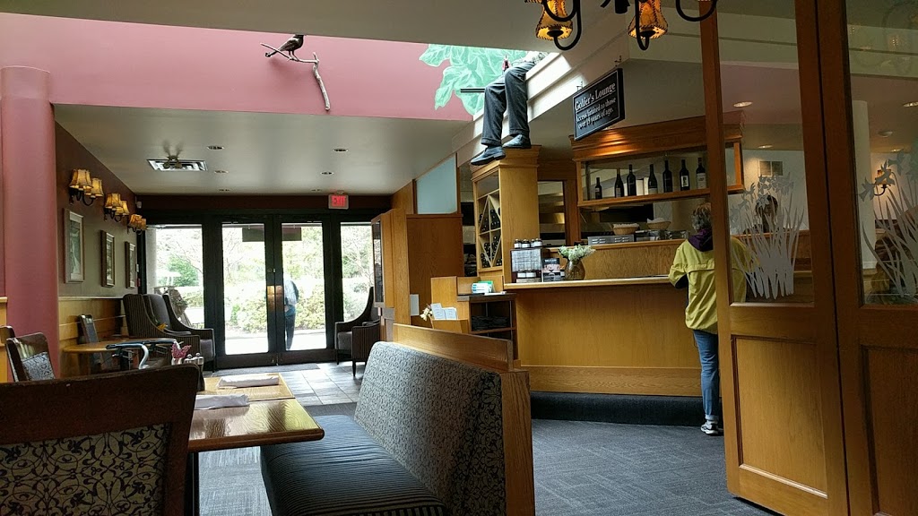 Bill Matticks Restaurant & Lounge | 5331 Cordova Bay Rd, Victoria, BC V8Y 1R1, Canada | Phone: (250) 658-4271