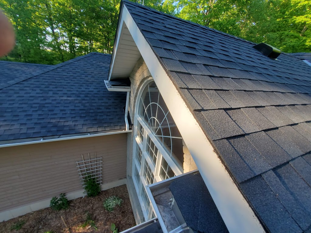 D.C United Roofing | 28 Currie St Unit #13, Barrie, ON L4M 5N4, Canada | Phone: (705) 733-6072