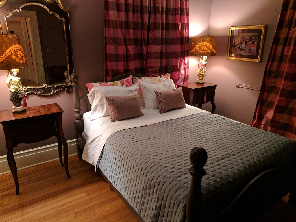 Lions Head Bed & Breakfast | 5239 River Rd, Niagara Falls, ON L2E 3G9, Canada | Phone: (905) 374-1681