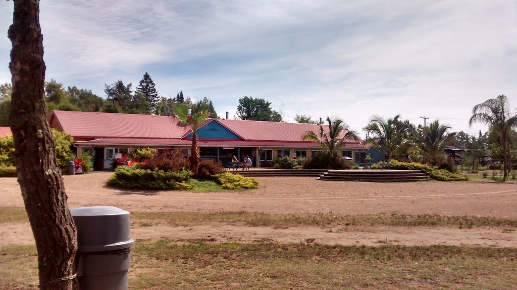 Beach Lake St. Joseph | 7001, Rte de Fossambault, Fossambault-sur-le-Lac, QC G3N 1X7, Canada | Phone: (418) 875-2242