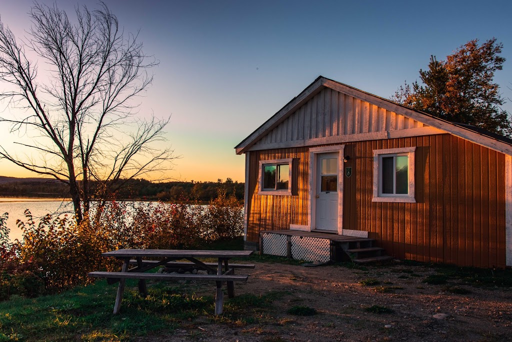 Camping & Pourvoirie Constantineau | 282 Chem. du Tour du Lac, Sainte-Anne-du-Lac, QC J0W 1V0, Canada | Phone: (819) 586-2690