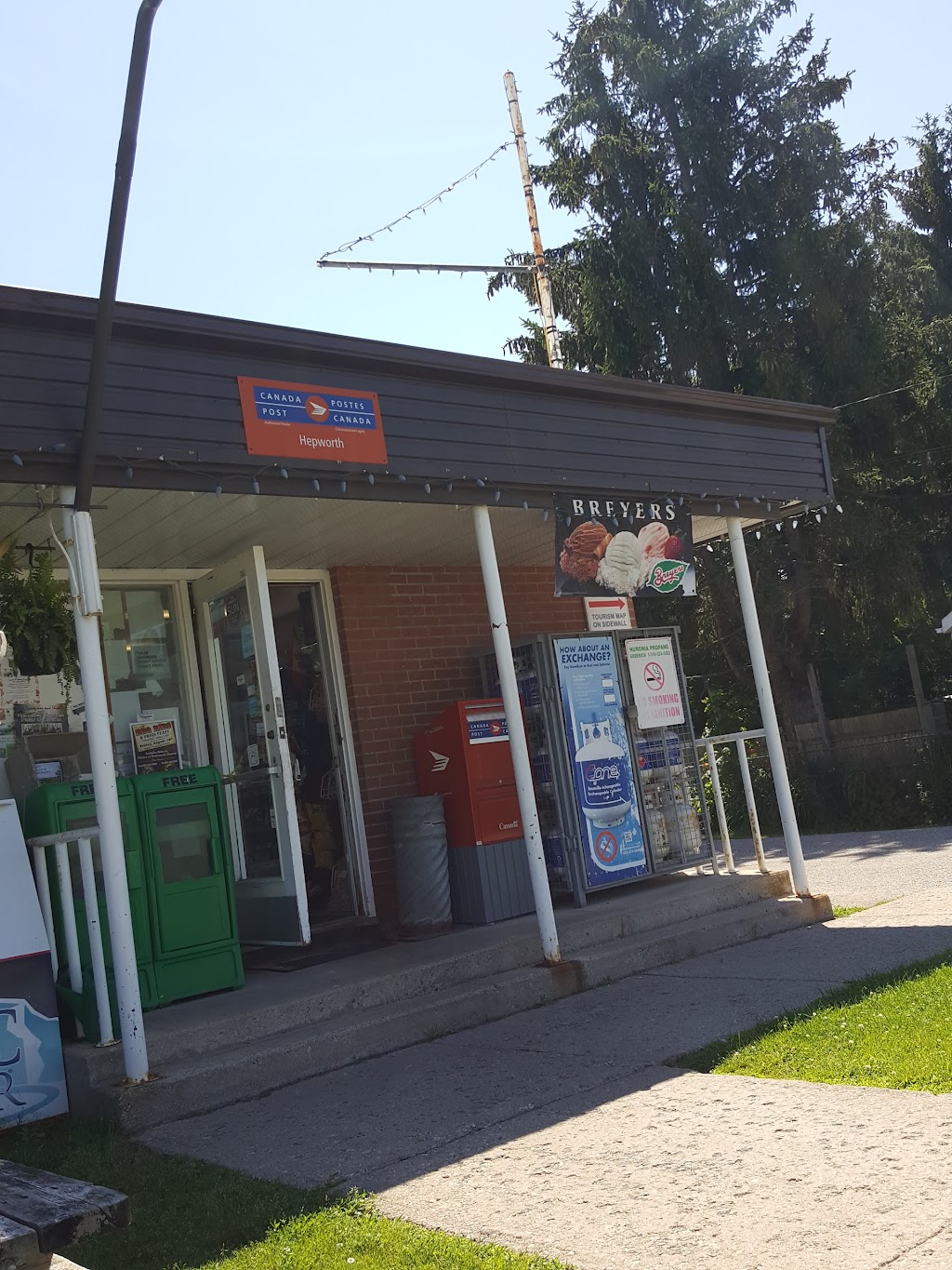 Cindys Variety | 499 Bruce St, Hepworth, ON N0H 1P0, Canada | Phone: (519) 935-3040