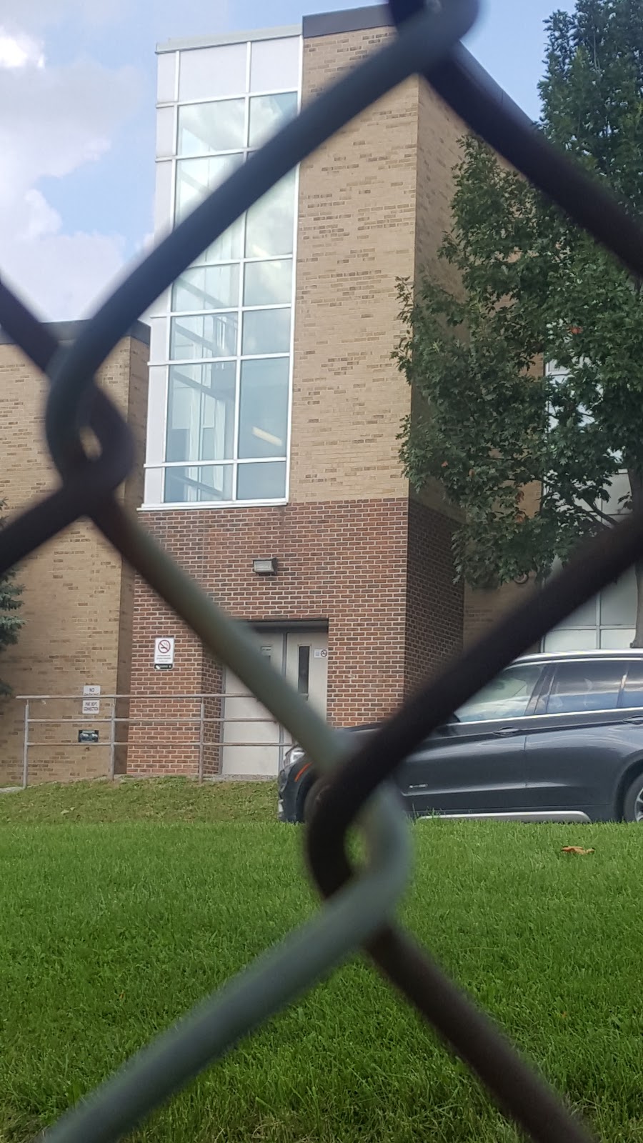 Thornlea Secondary School | 8075 Bayview Ave, Thornhill, ON L3T 4N4, Canada | Phone: (905) 889-9696