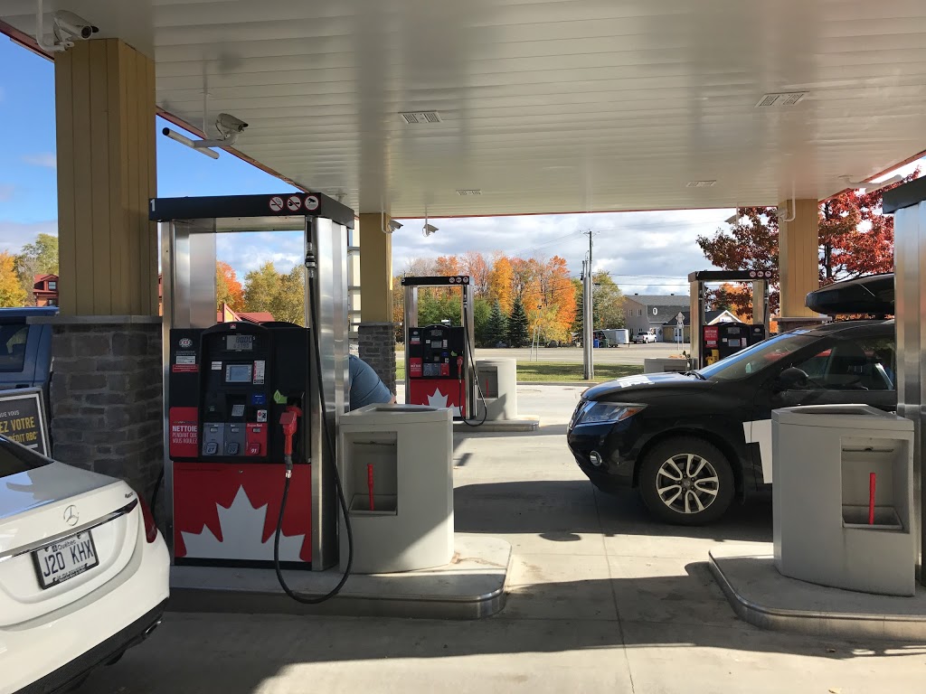 Petro-Canada | 250 Boulevard du Beau Pré, Beaupré, QC G0A 1E0, Canada | Phone: (418) 827-8823