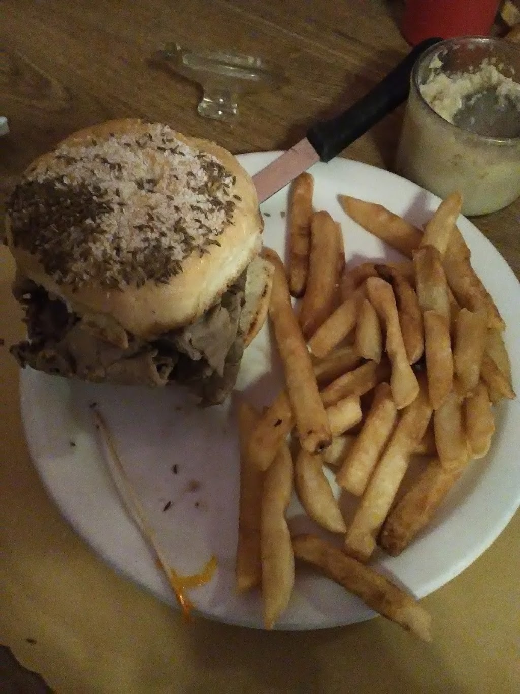 Edge of Town Restaurant-Lounge | 2310 Genesee St, Buffalo, NY 14225, USA | Phone: (716) 893-4476