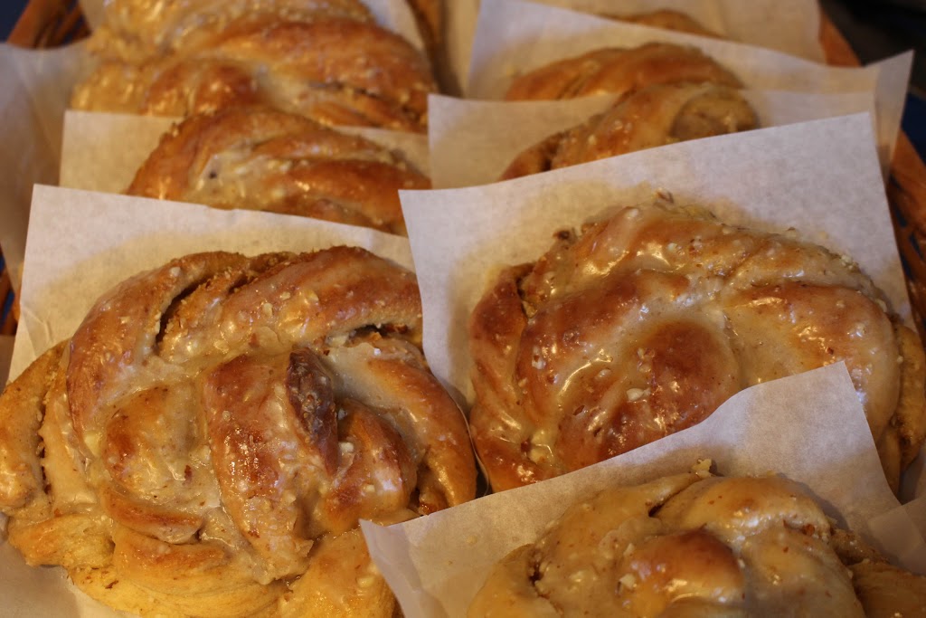 Holly Bs Bakery | 211 Lopez Rd, Lopez Island, WA 98261, USA | Phone: (360) 622-8133