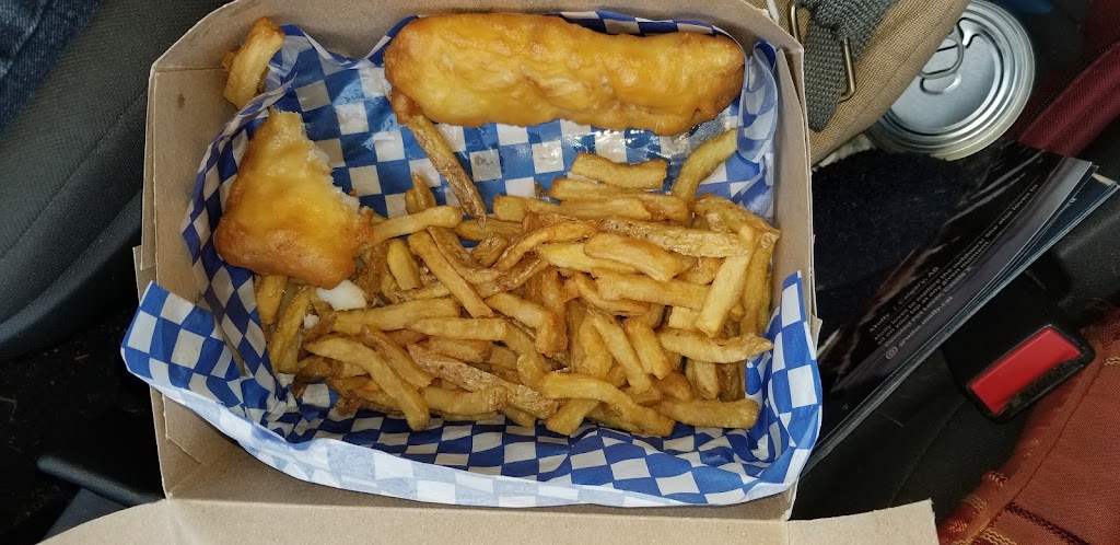 Cottage country fish & chips | 141 Hastings St N, Bancroft, ON K0L 1C0, Canada | Phone: (343) 476-5685
