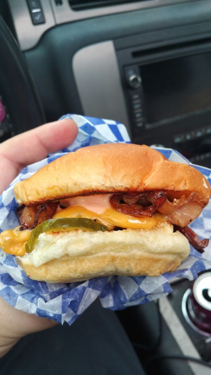 The North Star Drive-In | 531 McGregor St, Winnipeg, MB R2W 4Y3, Canada | Phone: (204) 589-4003