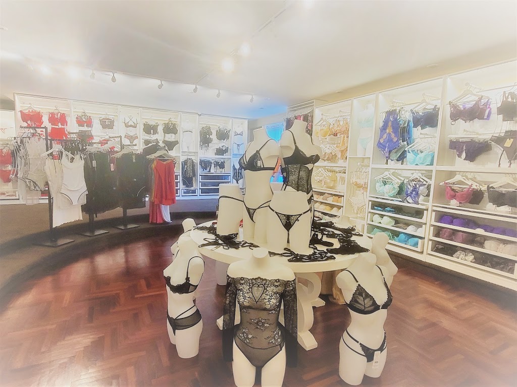 Eye Kandee Lingerie | 1518 Chartwell Dr, West Vancouver, BC V7S 2S1, Canada | Phone: (604) 616-4967