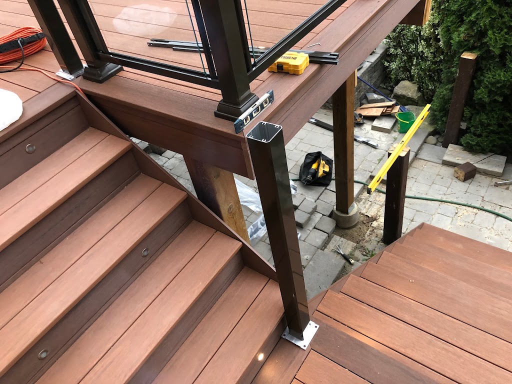 Deck Builders Barrie | 520 Bayfield St #87, Barrie, ON L4M 5A2, Canada | Phone: (705) 502-0703
