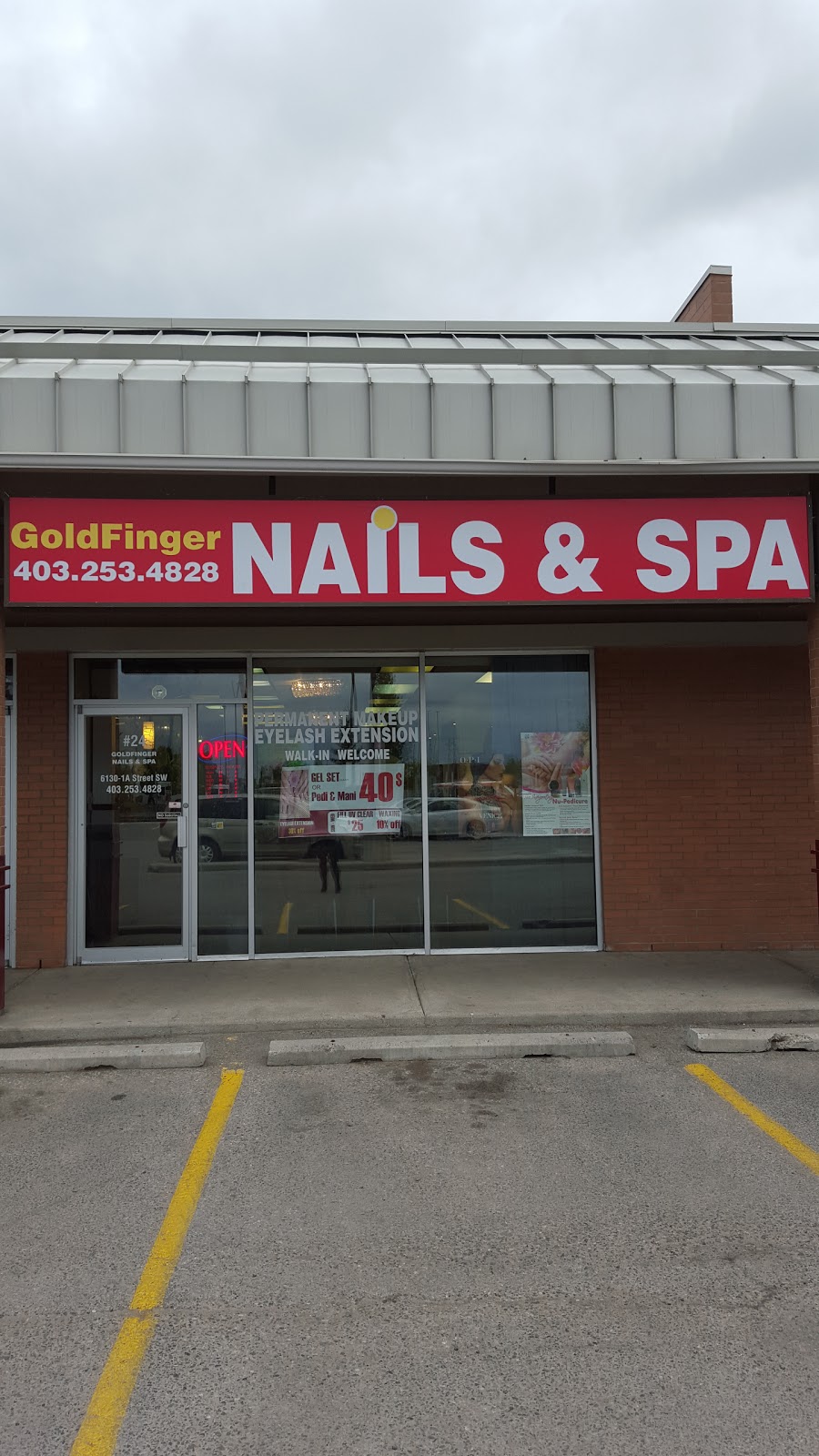 Goldfingers Nails & Spa | 6130 1a St SW #24, Calgary, AB T2H 0G3, Canada | Phone: (403) 253-4828