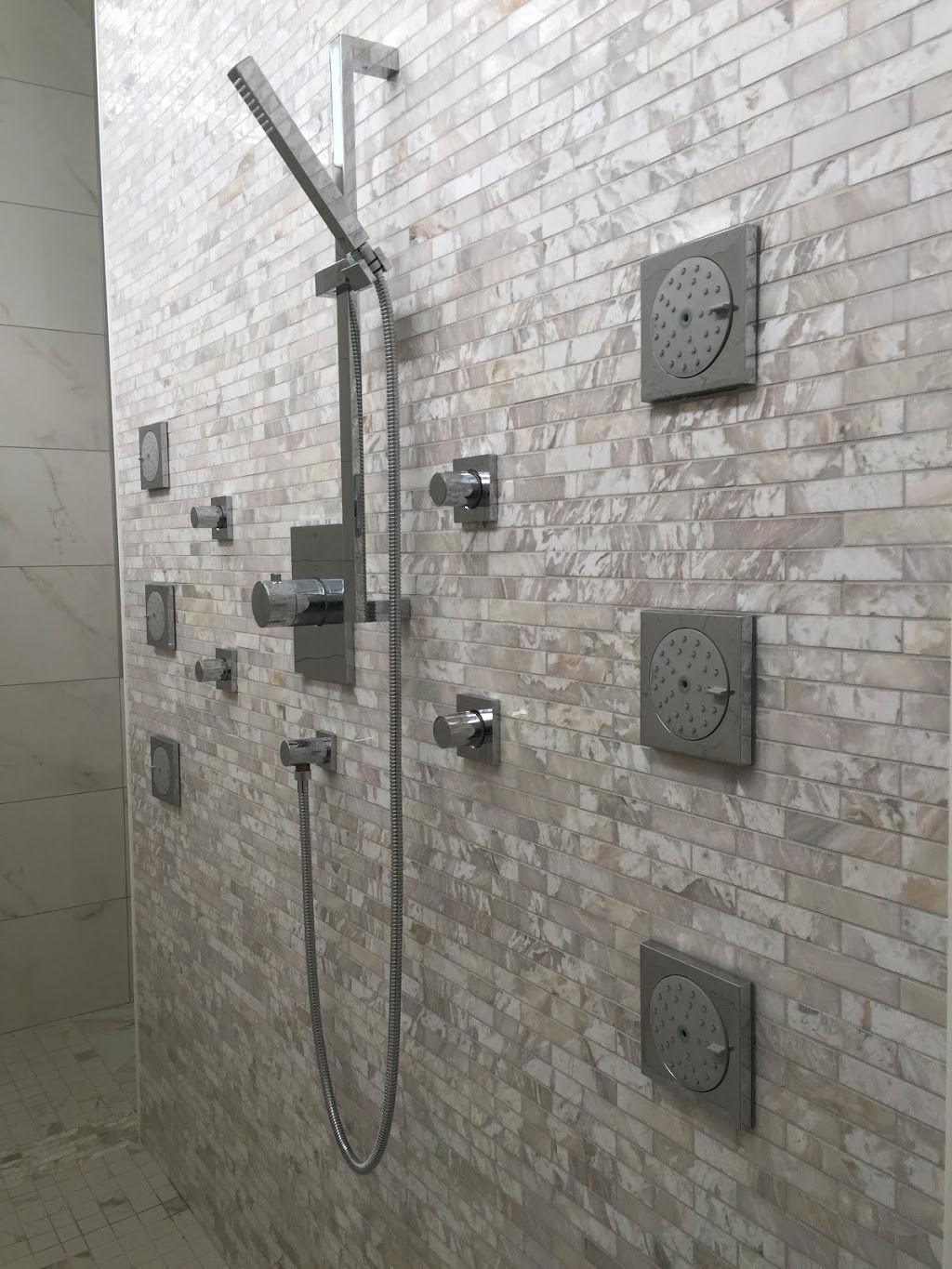 Galaxy Plumbing Inc. | 1505 Applewood Rd, Mississauga, ON L5E 2M2, Canada | Phone: (416) 464-1740