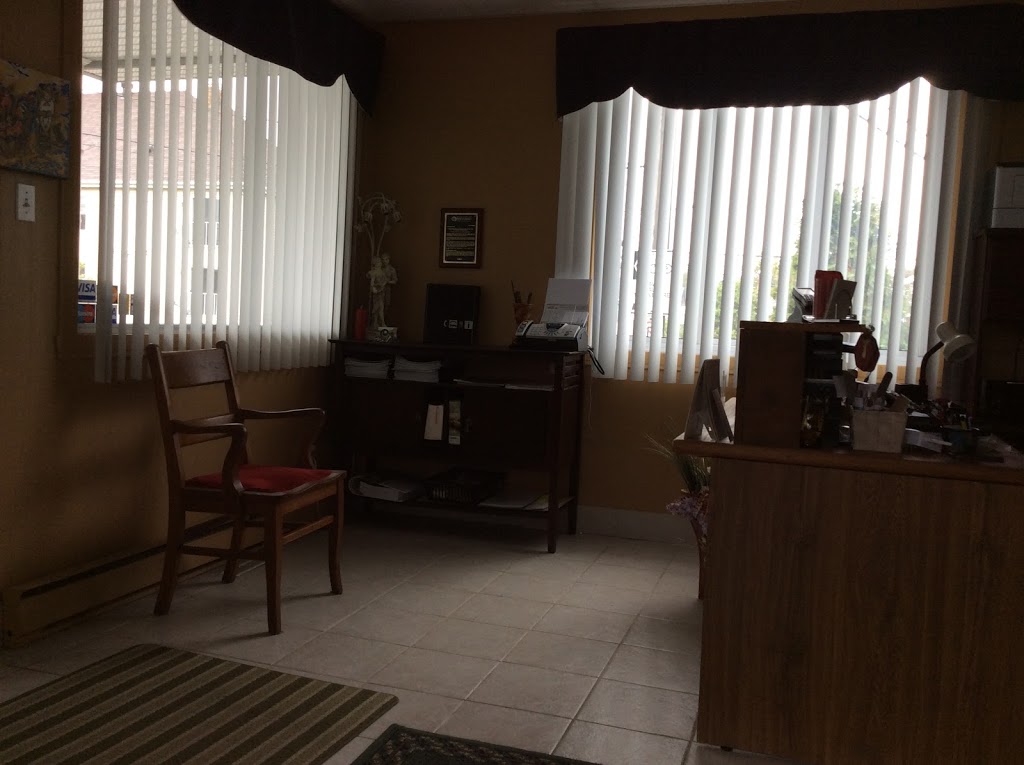 Motel Tracy | 3330 QC-132, Sorel-Tracy, QC J3R 1N9, Canada | Phone: (844) 742-4565