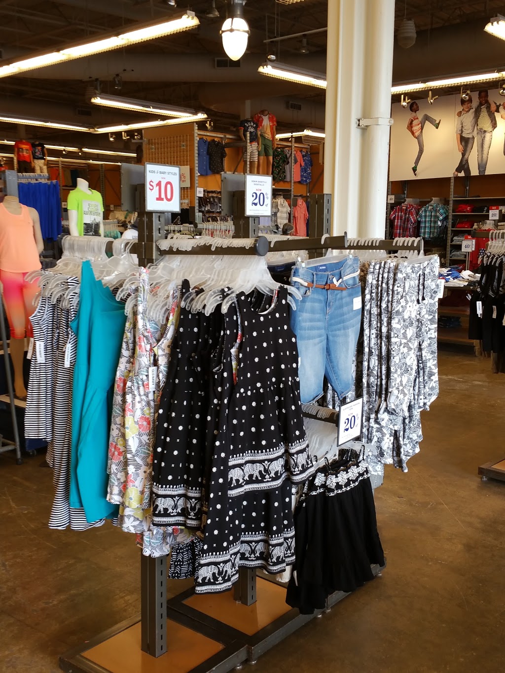 Old Navy | 70 Pinebush Rd, Cambridge, ON N1R 8K5, Canada | Phone: (519) 621-4612