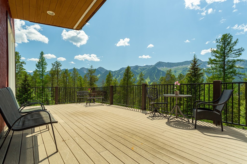 Elk View Lodge | 3934 Cokato Rd, Fernie, BC V0B 1M4, Canada | Phone: (519) 701-3821