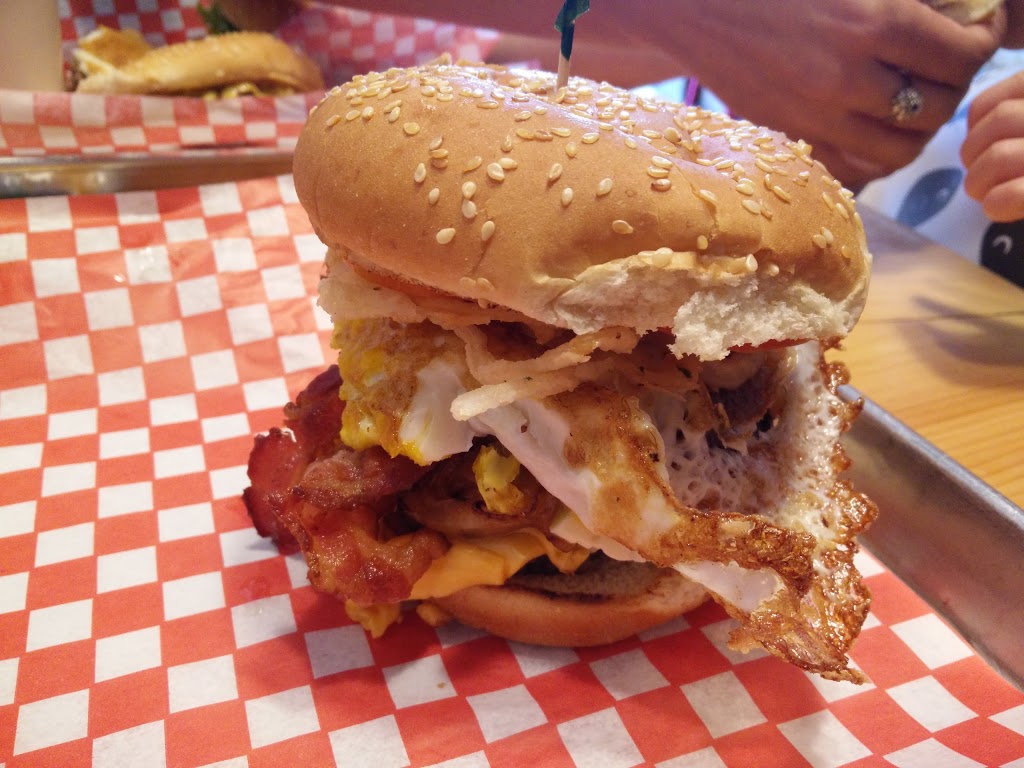 Burger Bandits | 20815 Dalton Rd, Jacksons Point, ON L0E 1L0, Canada | Phone: (905) 722-1414