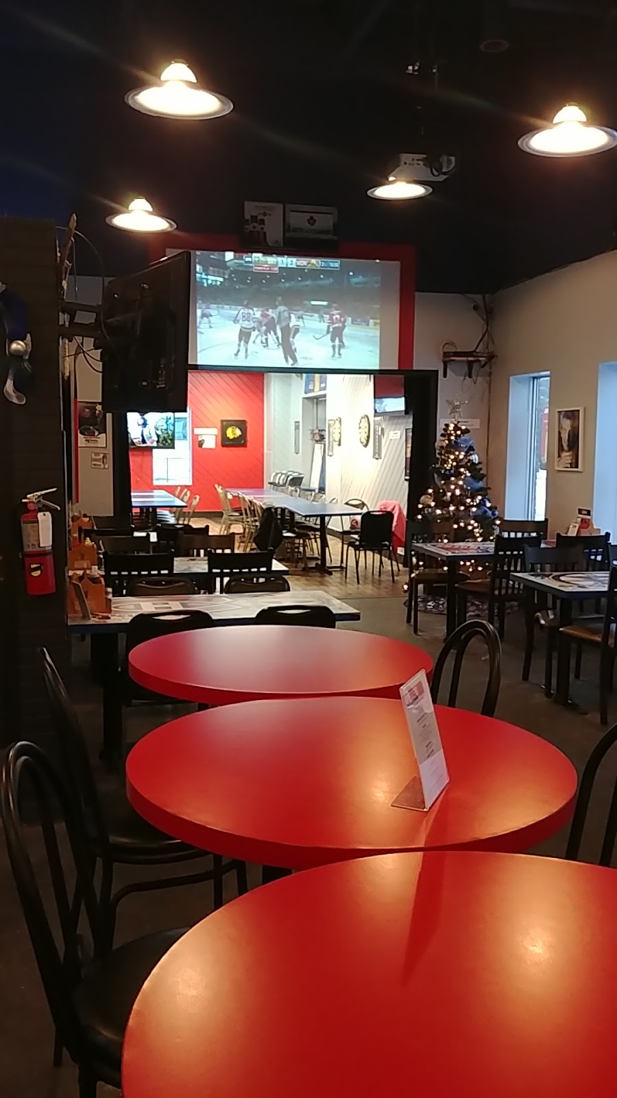 The Penalty Box | restaurant | 220 Bayview Dr, Barrie, ON L4N 2Z4, Canada | 7055032888 OR +1 705-503-2888