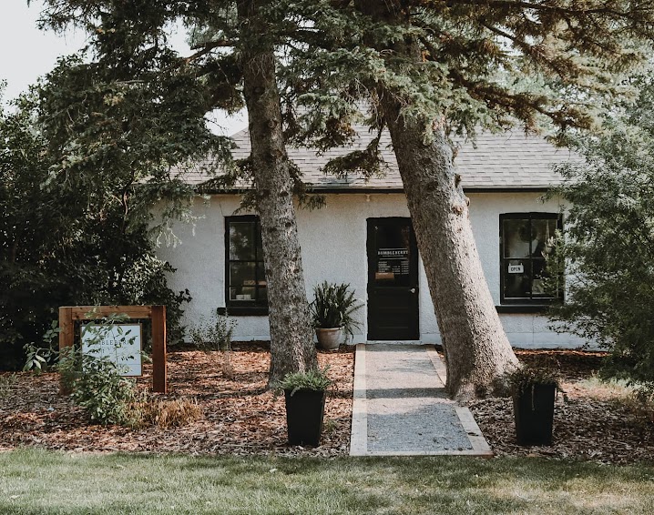 Bumbleberry Home Ltd. | 43 McNaughton Ave, Diamond City, AB T0K 0T0, Canada | Phone: (403) 593-9555