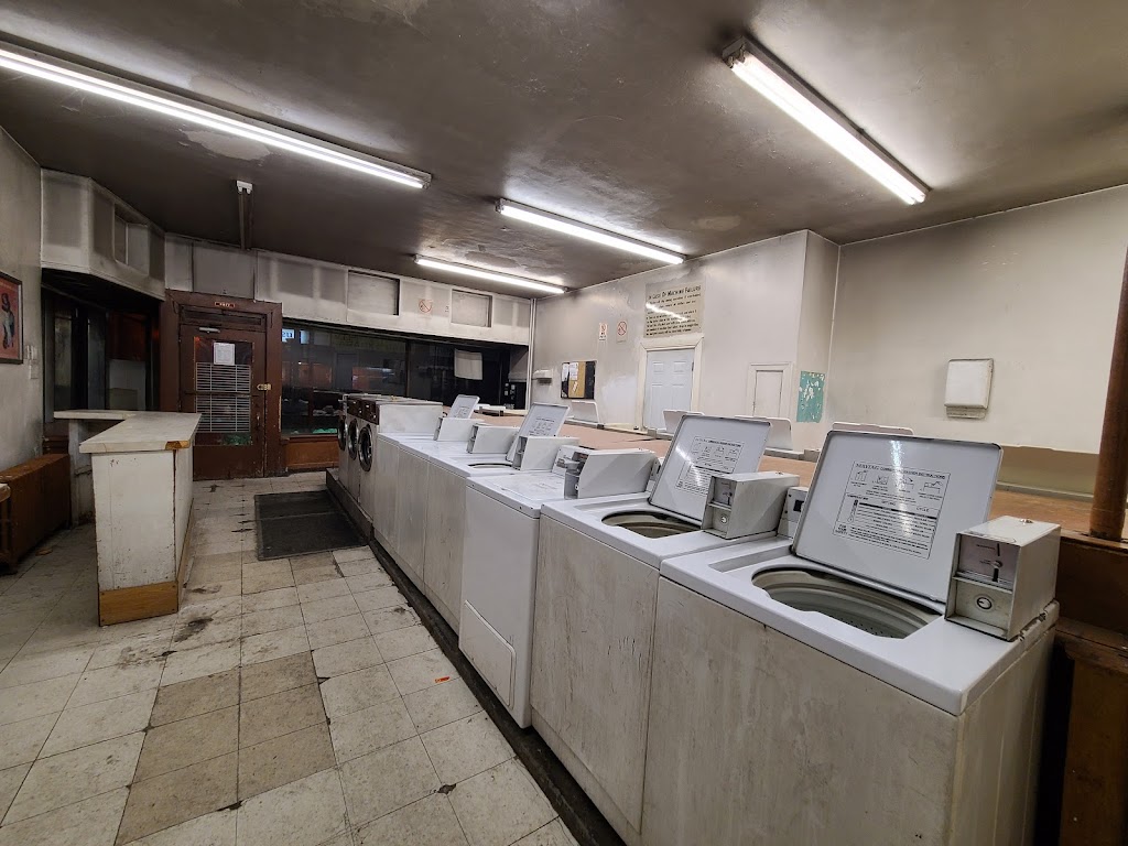Coin-op Laundry On Somerset | 609 Somerset St W, Ottawa, ON K1R 5K3, Canada | Phone: (613) 231-7468