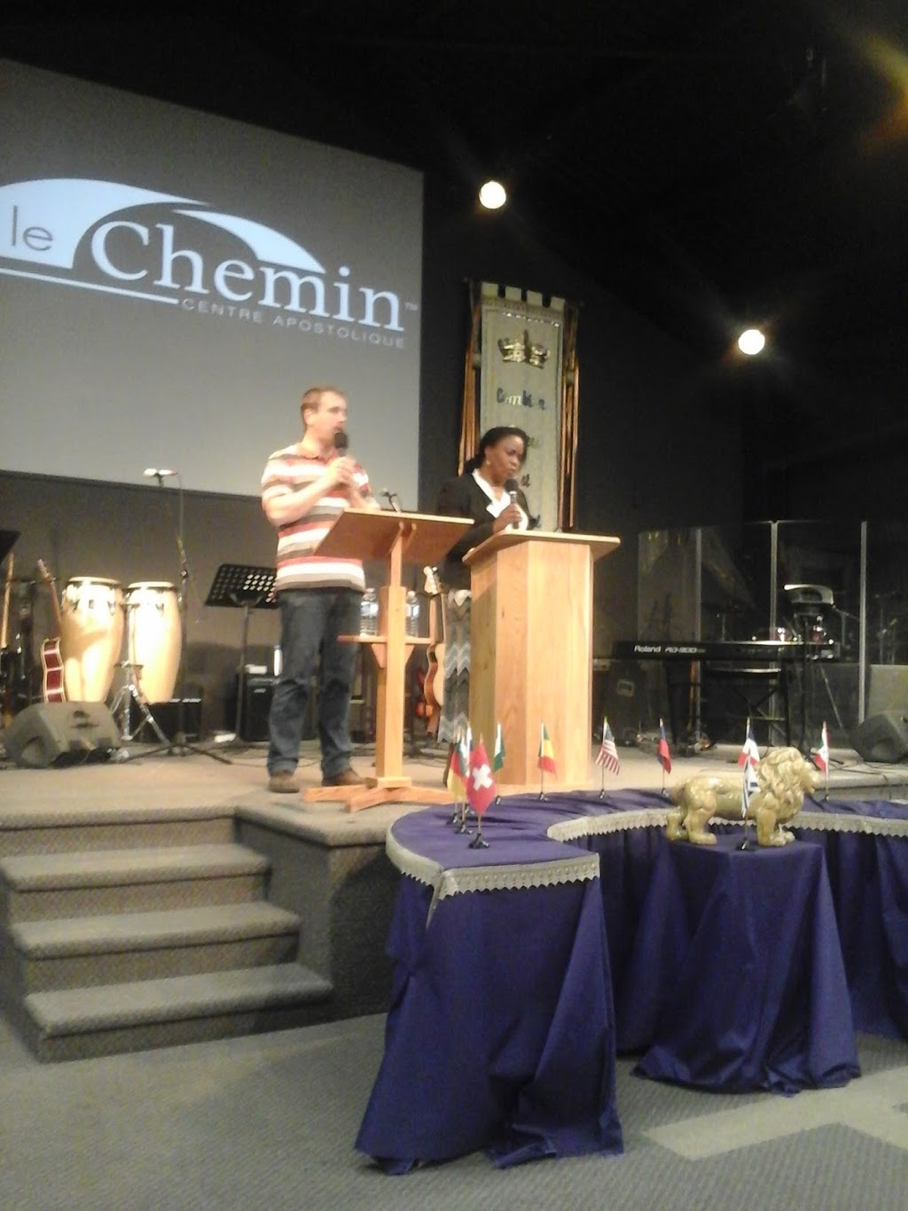 Église Le Chemin | 480 Rue de Vernon, Gatineau, QC J9J 3K5, Canada | Phone: (819) 486-0190