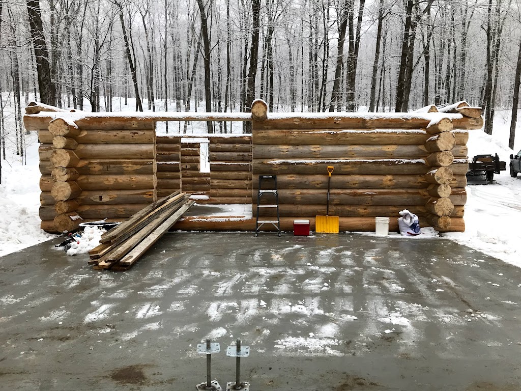 Construction de Chalets bois rond Paul Imhof | 930 Rue Principale, Saint-Stanislas-de-Champlain, QC G0X 3E0, Canada | Phone: (819) 383-1897