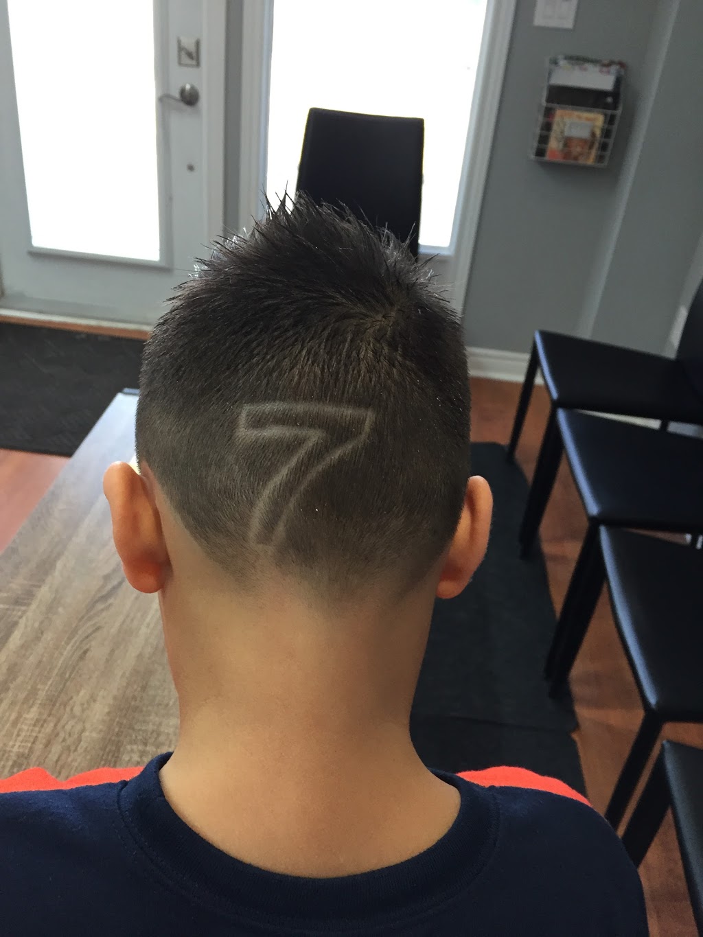Hair Boss Barber Shop Inc. | 5040 Fairview St, Burlington, ON L7L 0B4, Canada | Phone: (289) 337-1111