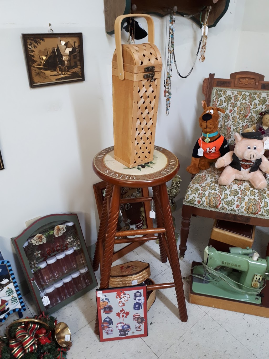Courtland Treasures | 682 James St, Delhi, ON N4B 2C7, Canada | Phone: (519) 582-2929