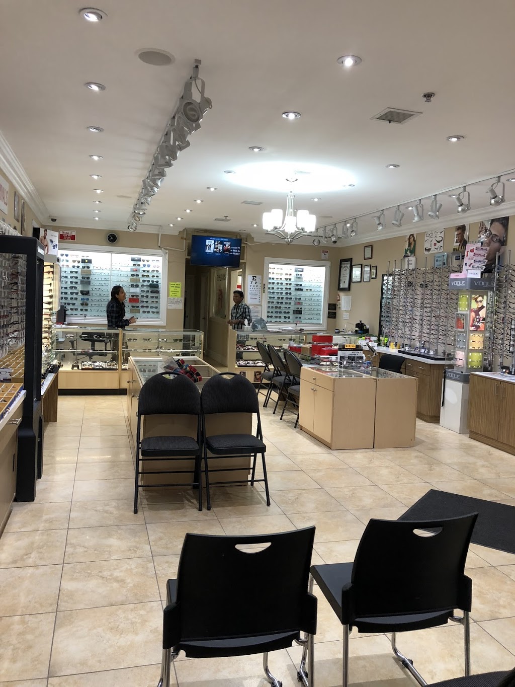 Glaze Opticals | 6923 Steeles Ave W #2, Etobicoke, ON M9W 6T6, Canada | Phone: (416) 213-0077