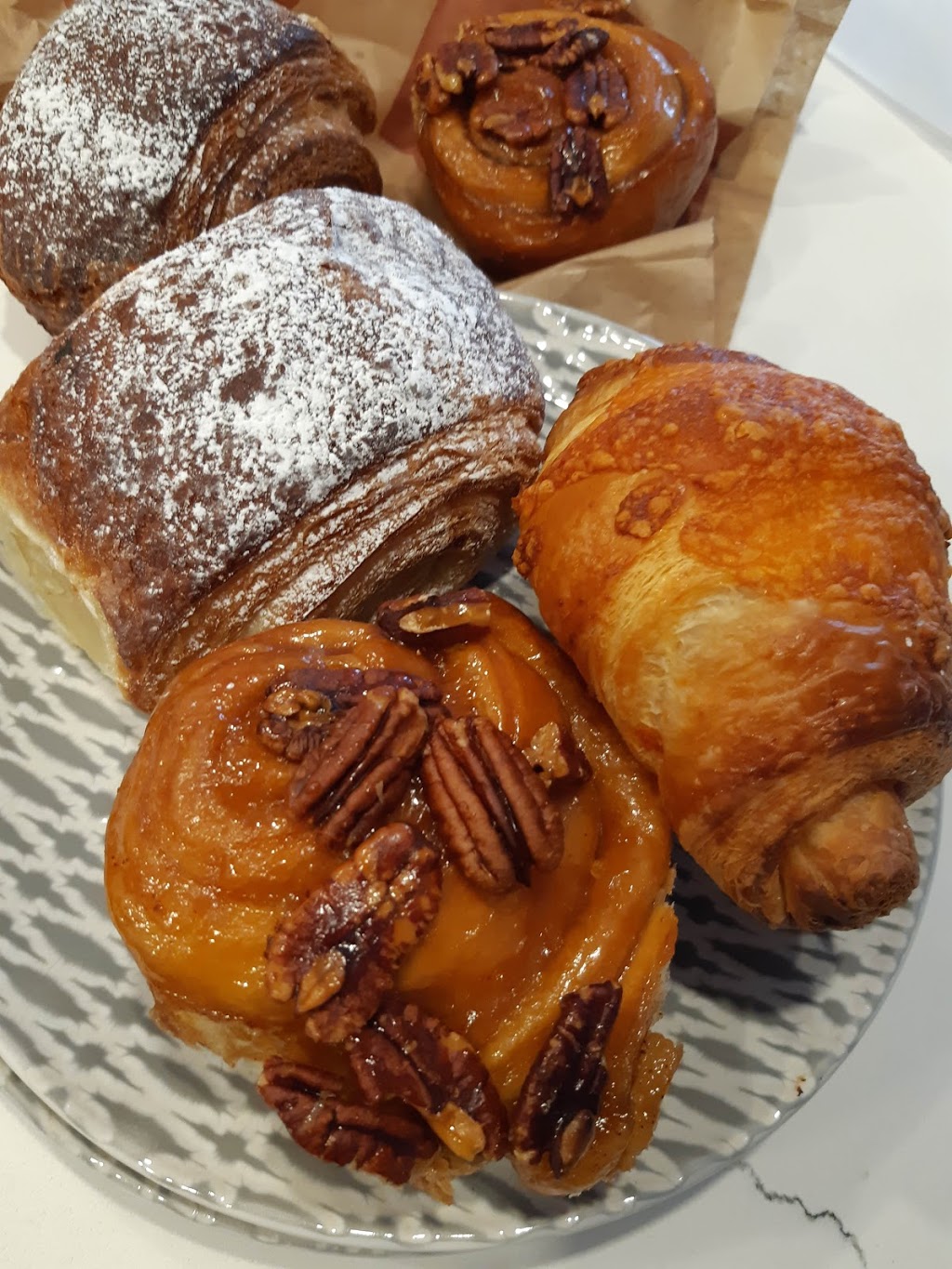 Sabletine Fine Pastries Inc | 209 Lexington Rd, Waterloo, ON N2K 2E1, Canada | Phone: (519) 568-7373